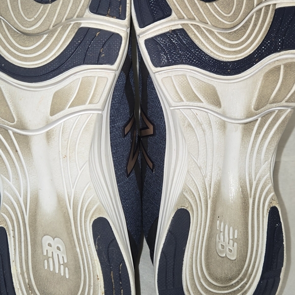 New Balance Navy shoes - Picture 4 of 4